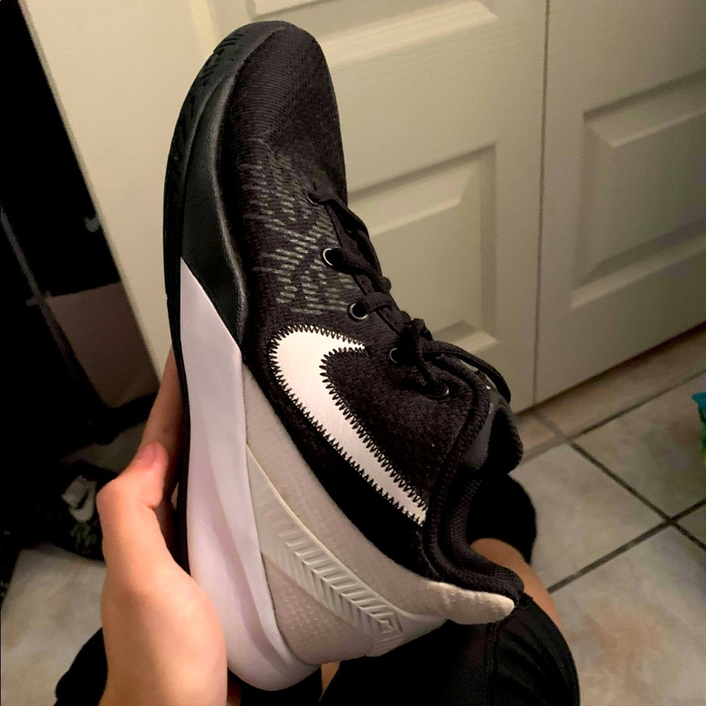 Kyrie Basketball Shoes